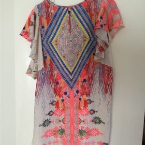 Gianni Bini flowy, colorful tunic with high low hem size large.